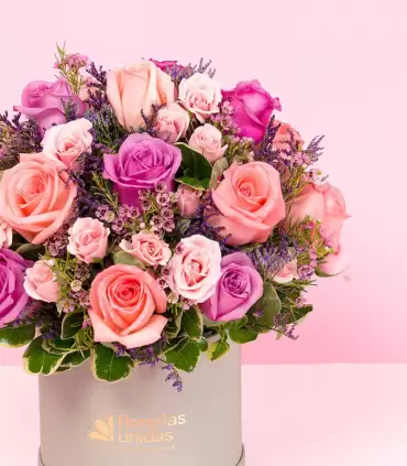 Box Premium con 16 rosas y mini rosas - SV24-05