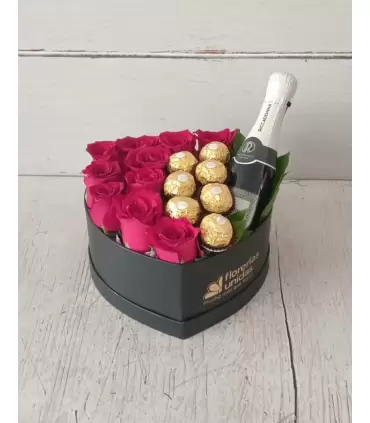 10 Rosas + Bombones Ferrero Rocher + Riccadonna 200Ml. - CORAZ03