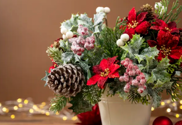 Florece esta Navidad: Encantadores Arreglos Florales para Celebrar